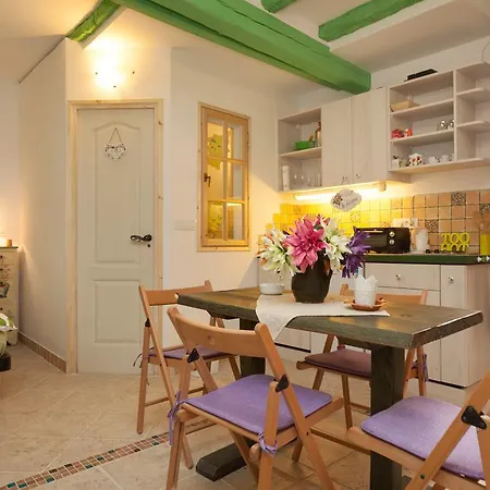 With Garden In Apartment Rovinj